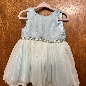 Lt blue am princess dress w/ tulle skirt w/ lettuce hem  good used condition